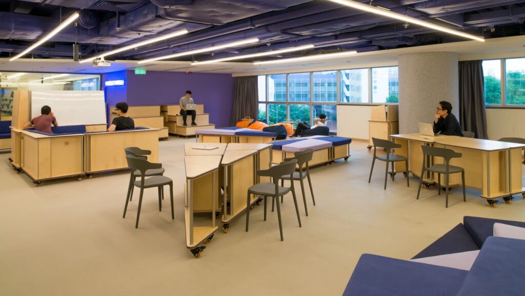 Espacios en aula modular para trabajar